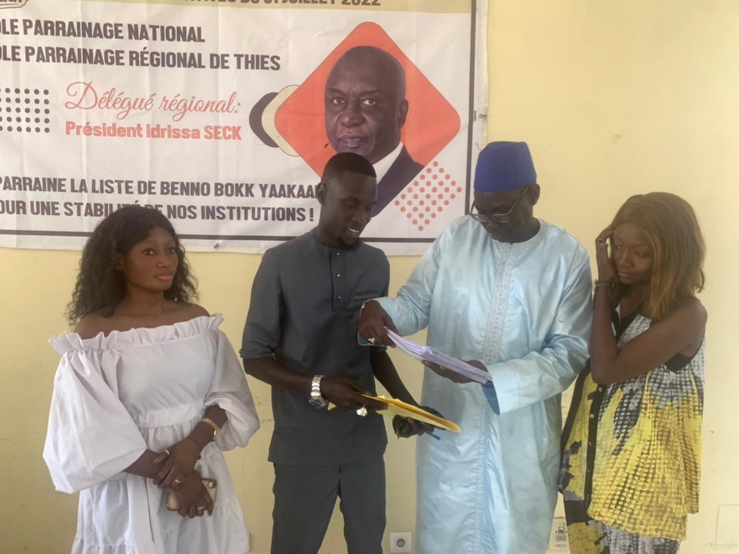 Thiès / Législatives 2022 :  Pape Doumbia remet 3.000 parrainages à Idy et s'engage à travailler pour la victoire de BBY.