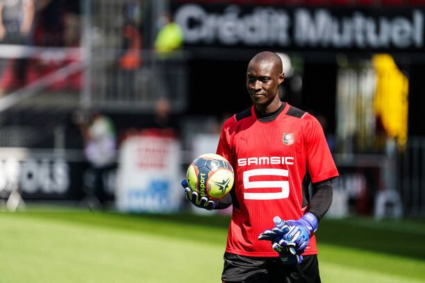 Stade Rennais : L’entraîneur Bruno Genesio au secours d’Alfred Gomis, « le 3e gardien le plus décisif »