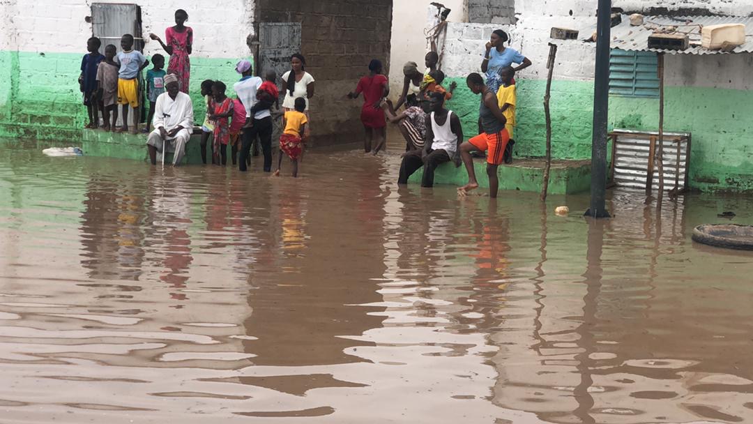 Inondations : Taïba Niassène complètement engloutie par les eaux de pluie (photos).