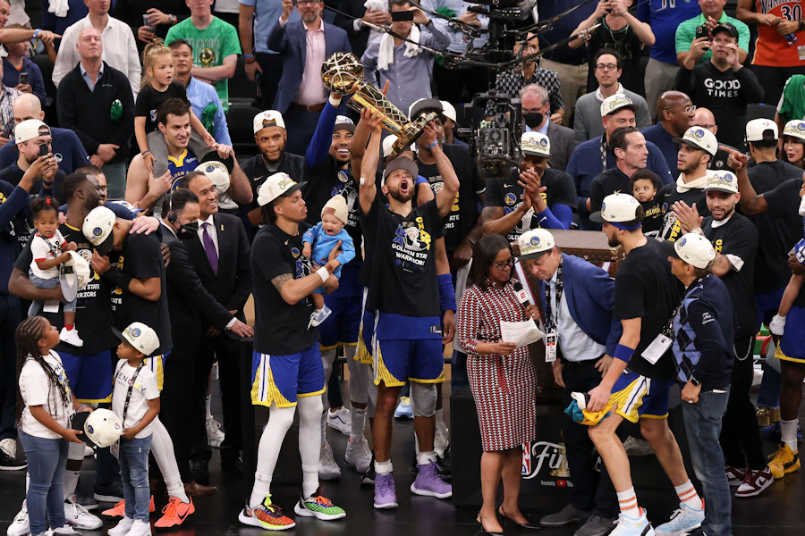 BASKET-BALL : A nouveau champions NBA, la renaissance des Golden State Warriors.