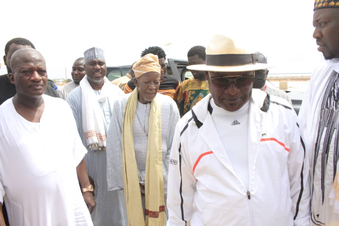 Ndiaffate - Kaolack : Le Khalife général de Médina Baye a visité le complexe Ciss-Plaza.