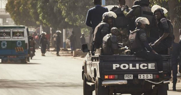 Mali: un policier tué dans l'attaque d'un commissariat dans le Sud (police)