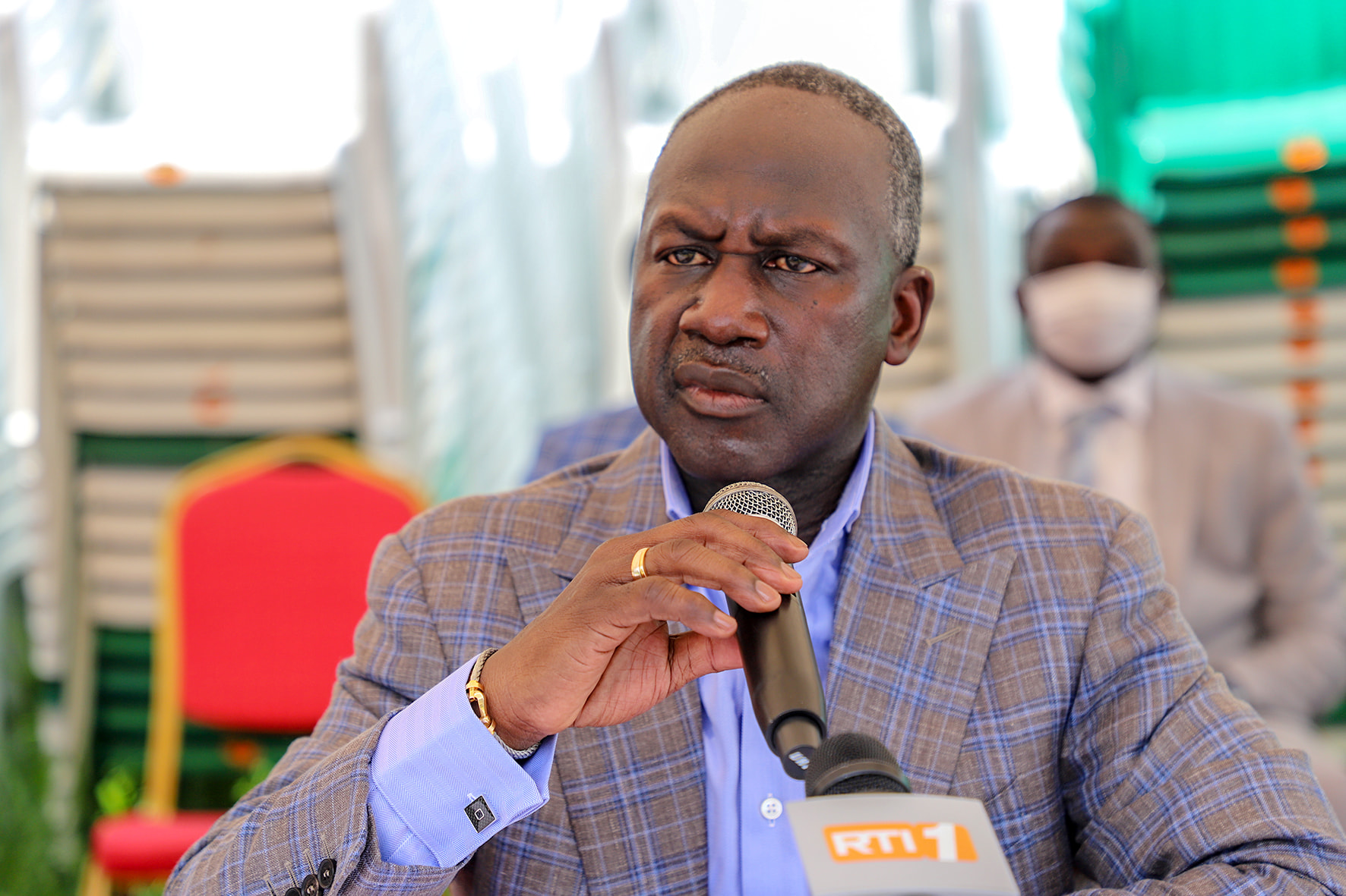 Adama Bictogo au Sénégal : Quand l’amasseur de nos milliards débarque en invité d’honneur à l’assemblée nationale !