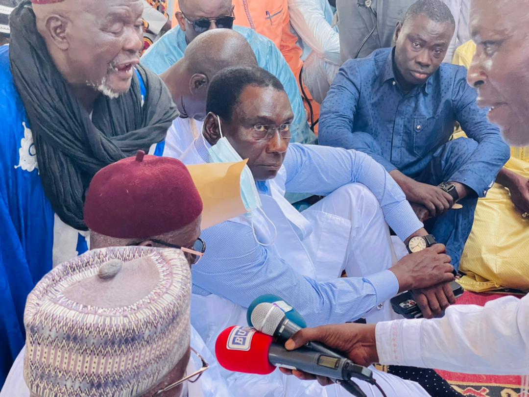 Ouverture de campagne à Fatick : Le Dr Cheikh Kanté à Diofior, accueilli par une foule de militants, les notables et chefs religieux.