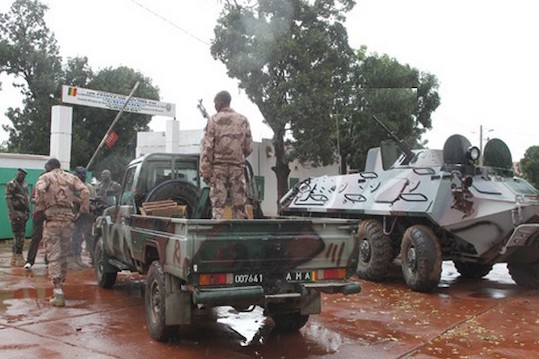 Bamako / Attaque terroriste déjouée : 1 mort côté FAMa, 07 assaillants neutralisés, 08 interpellés, du matériel récupéré.