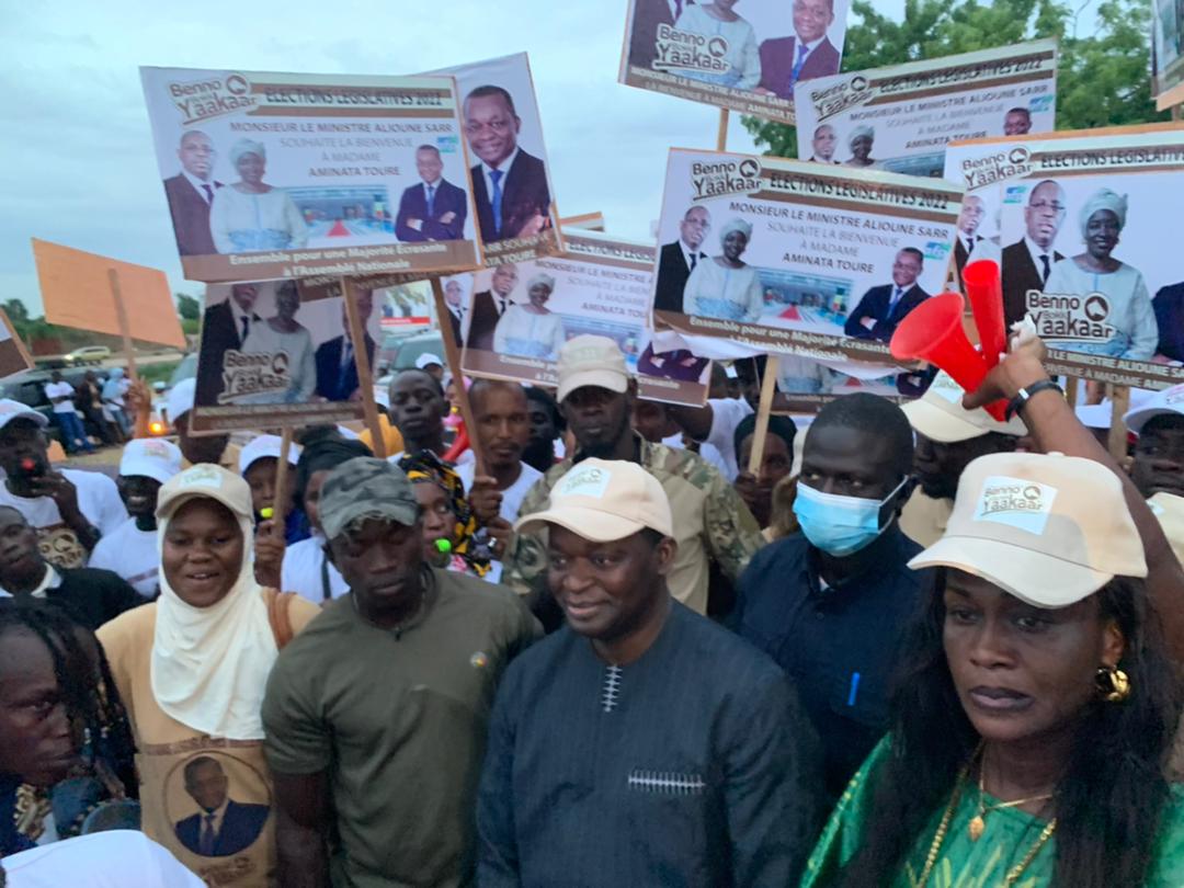 (Photos) Législatives2022 / Caravane de Mimi à Thiès : Grande mobilisation du Ministre Alioune  Sarr, maire de Notto Diobass, en images....