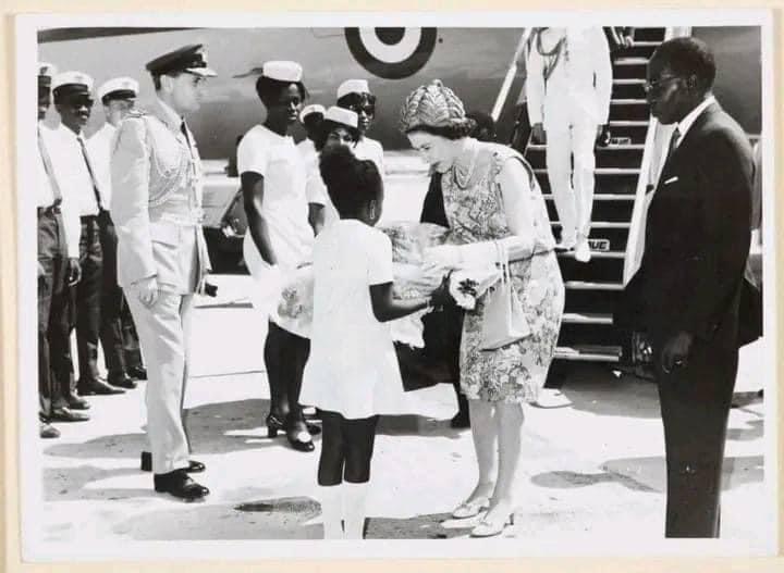 Décès de la reine Élisabeth II/Images d'archives : des images inédites de sa visite à Dakar en 1968.