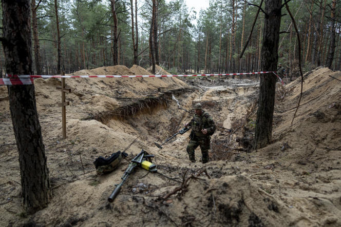 Ukraine : 443 tombes découvertes à Izioum (autorités locales)