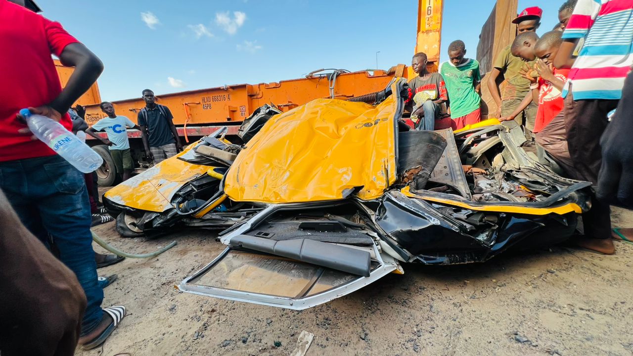 Axe Grand Mbao-Rufisque :  un camion citerne se renverse sur un taxi et fait 2 morts.