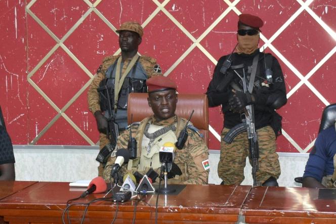 Burkina: le nouvel homme fort "stupéfait" par des appels à perturber une mission ouest-africaine