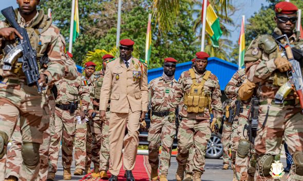 Guinée: la junte divise en baptisant une école du nom d'une victime de la dictature.