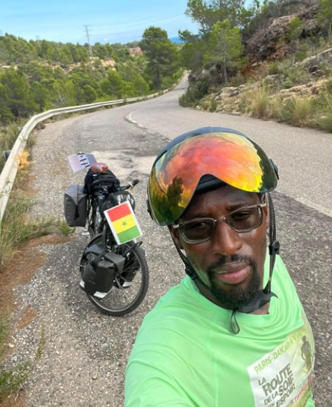 « La route de la soif et de l’espoir », un sénégalais entame un marathon Paris - Dakar à Vélo…