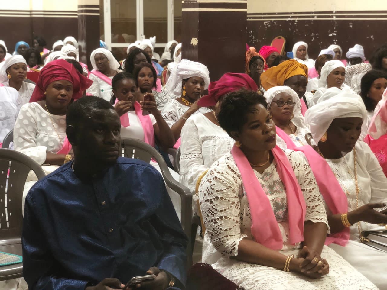 An 1 de la « Plateforme des braves Dames » / Mme Fatou Diouf Ndiaye rend hommage aux femmes malades du cancer et octroie financements et emplois à…
