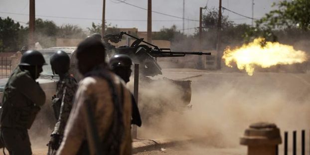 Mali: violents combats entre groupes armés dans le nord