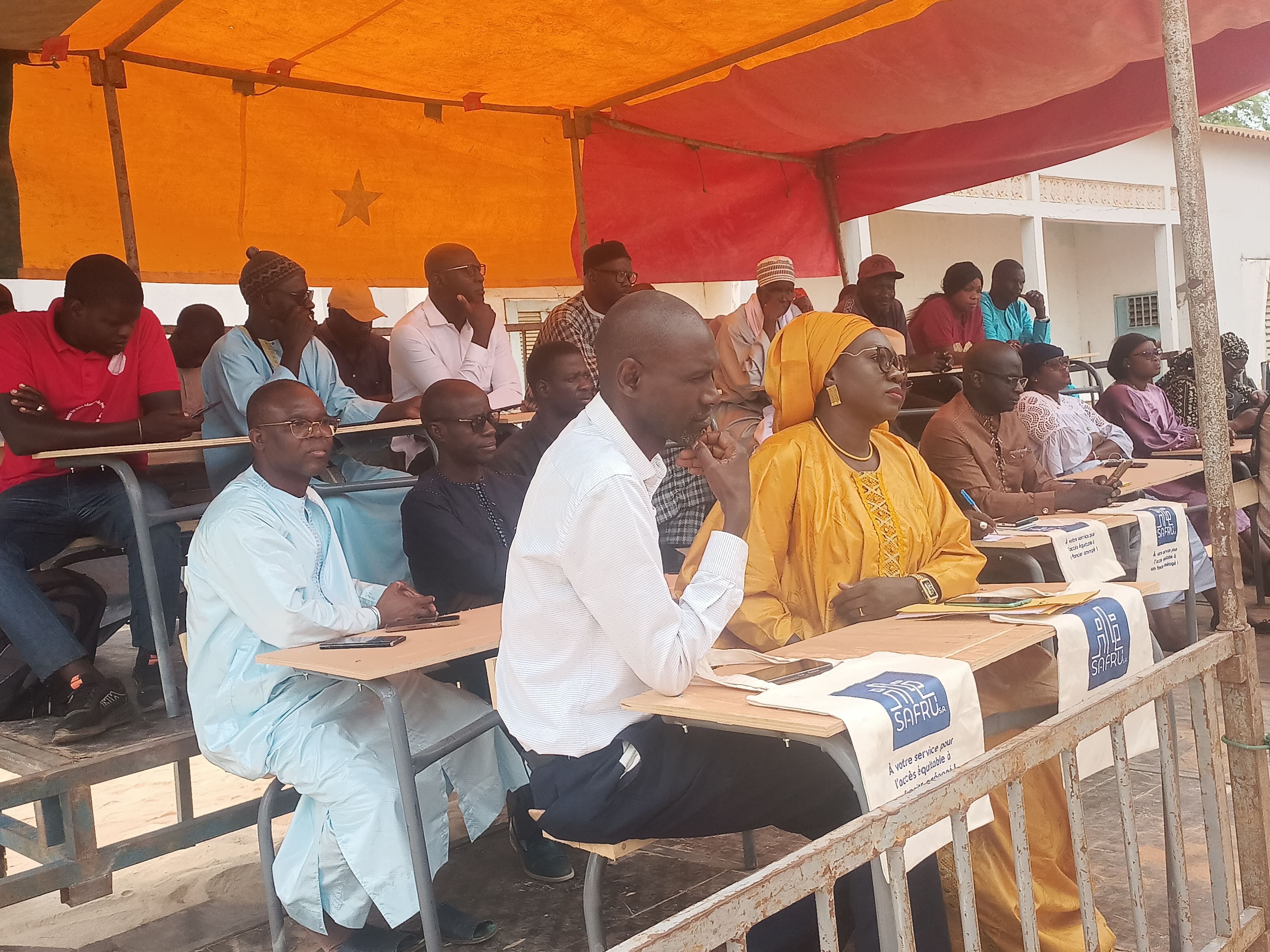 Diass: La Safru accompagne les écoles des villages du  Pôle Daga kholpa (PUDK )  1000 kits scolaires et 400 tables bancs offerts