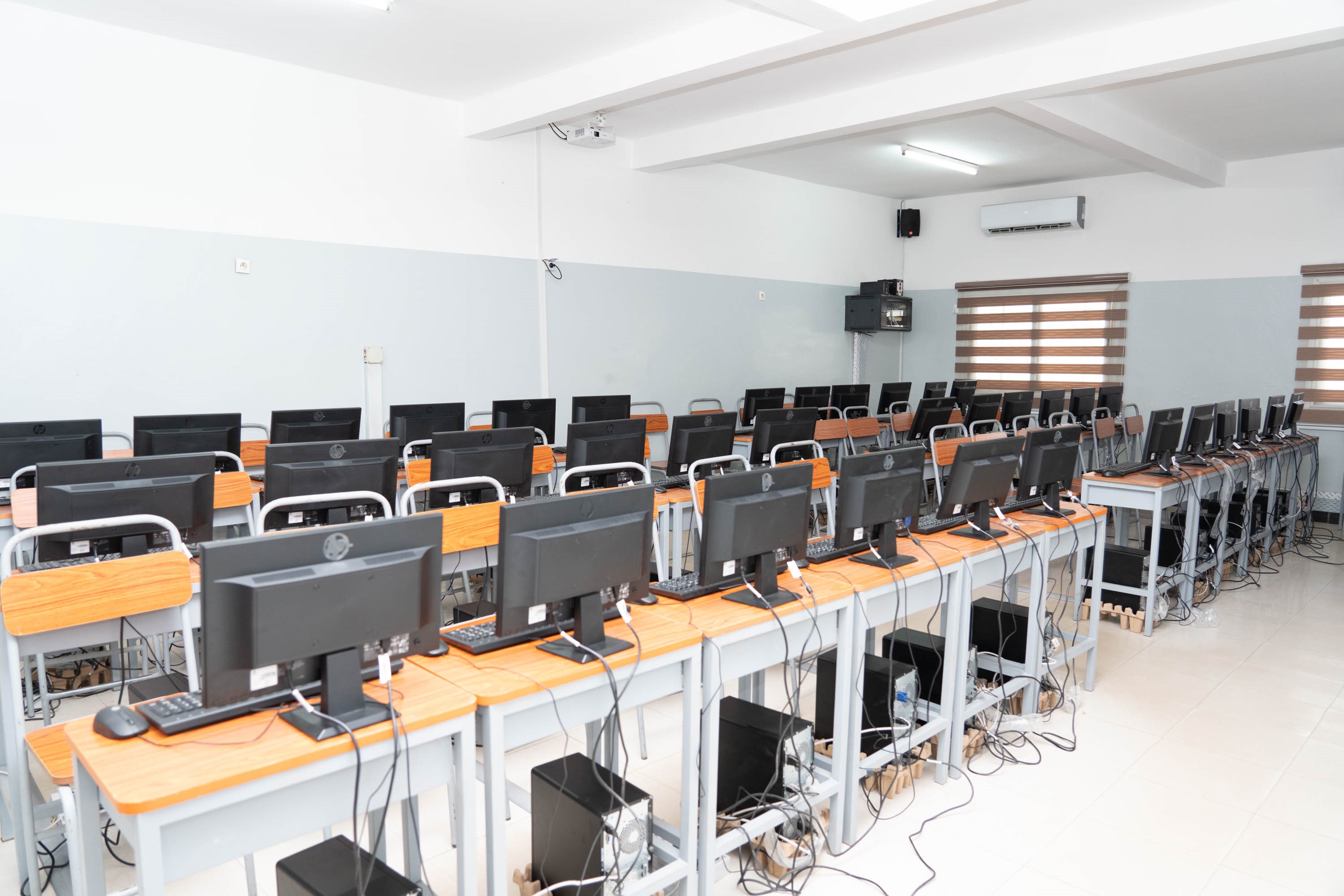 La Fondation Sonatel réhabilite l’Université Cheikh Ahmadou Bamba de MBAO