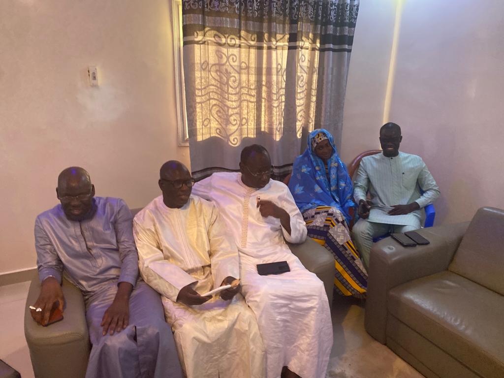 Recevant une délégation de l’AMS venue lui présenter ses condoléances, le Maire de la ville de Thiès, Monsieur Babacar Diop, réaffirme son ancrage dans ladite association