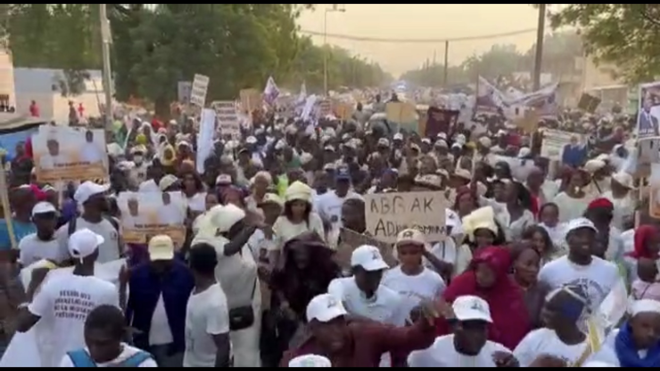 Macky SALL à Tamba: le chef de l’état accueilli par une foule immense (Images)