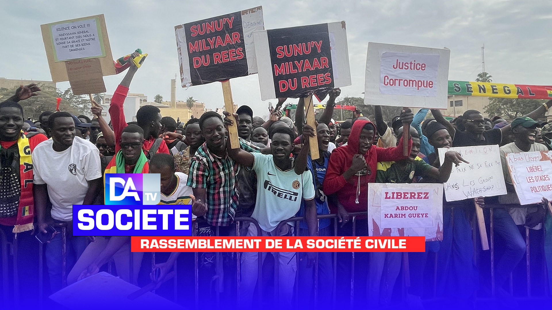 Place de la nation : « SUNUY MILLIAAR DU RÉES»,  Les premières images de la mobilisation de la société civile pour exiger la justice sur la gestion des fonds Covid-19