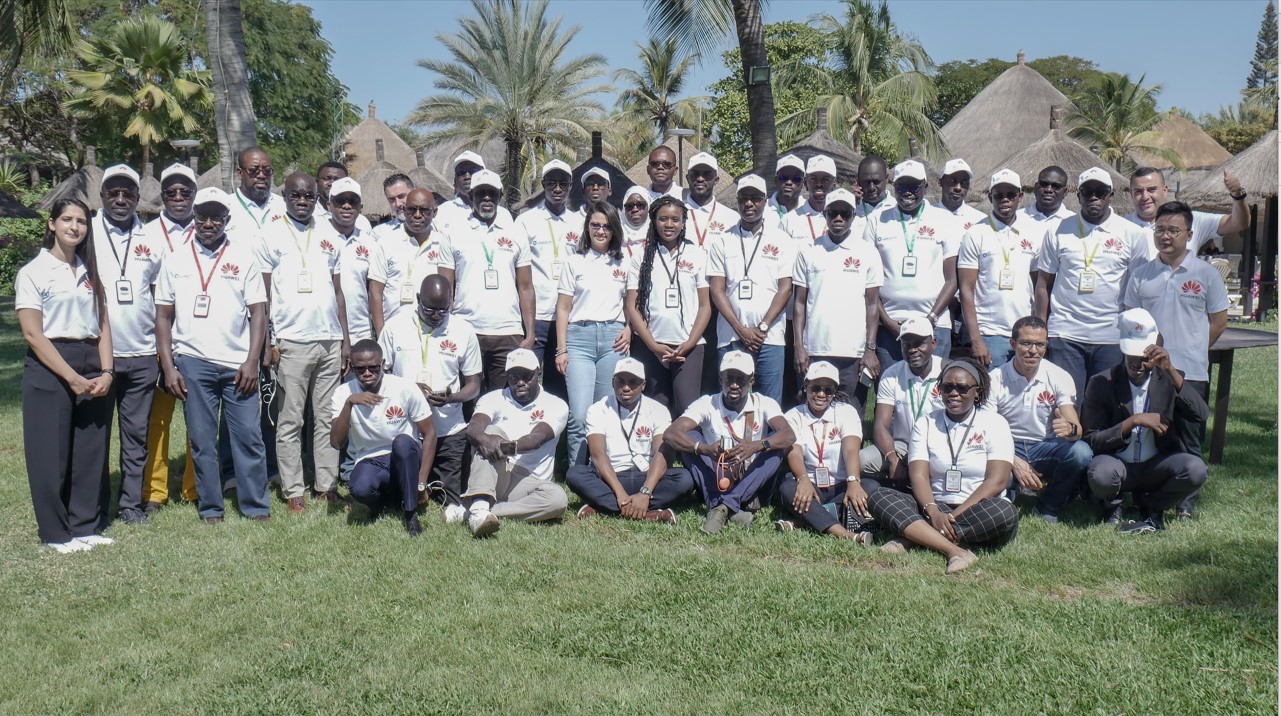RENCONTRE STRATEGIQUE ENTRE LA MULTINATIONALE HUAWEI ET SES COLLABORATEURS CLUB DSI ET LE GROUPE UNIVERS TELECOM  SAS AUTOUR DU THEME « NEW VALUE TOGETHER ».