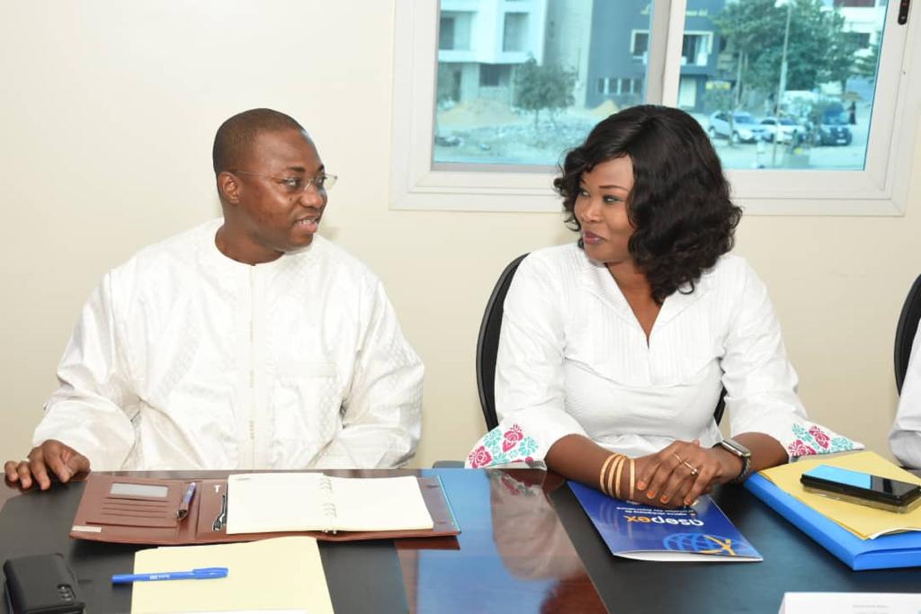 Cérémonie de passation de service à l’ASEPEX : Fatoumata Ba Niang installée dans ses nouvelles fonctions de Présidente du conseil de surveillance de l’agence.