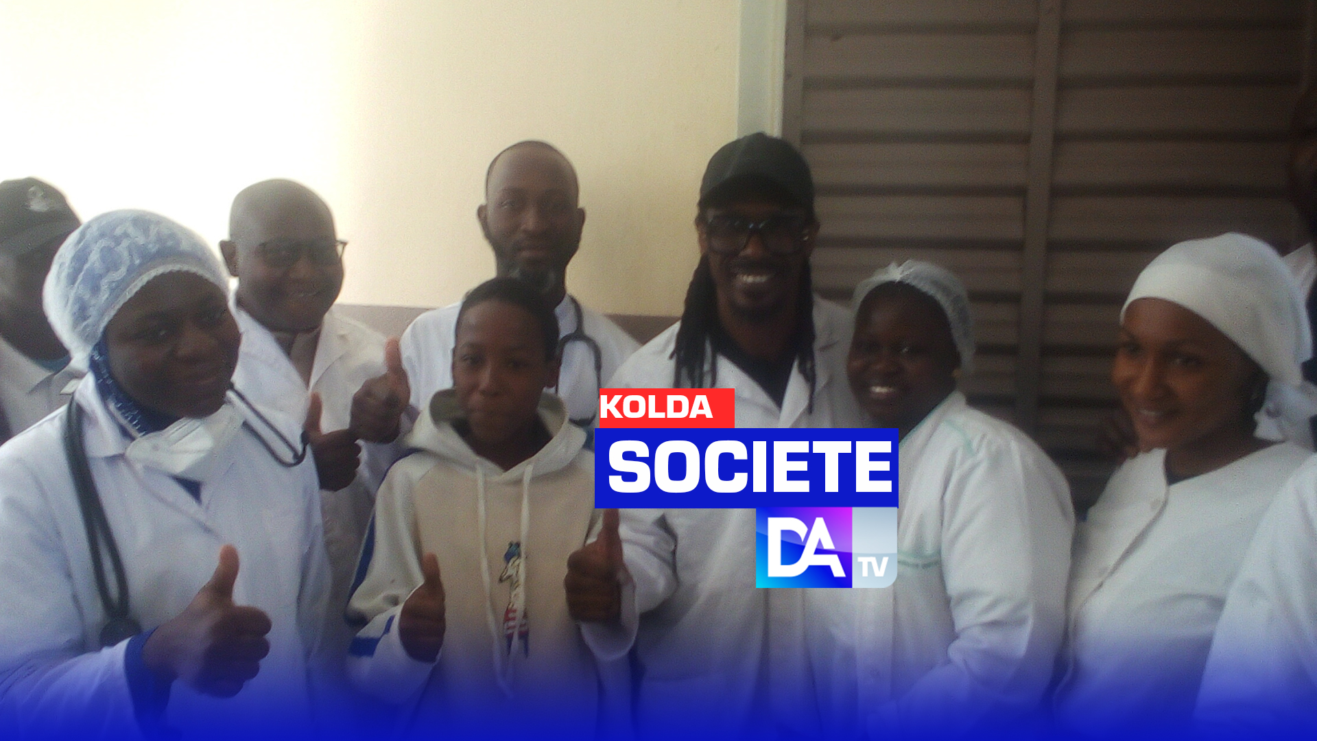 KOLDA : Aliou Cissé (entraîneur équipe nationale) visite la pédiatrie de l'hôpital régional