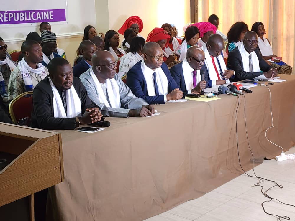 Situation politique nationale : « La République est malmenée par des gens qui profitent de leur position…et par des individus au profil psychologique très lourd avec en bandoulière la mythomanie et la pyromanie »  (G.O.R.)