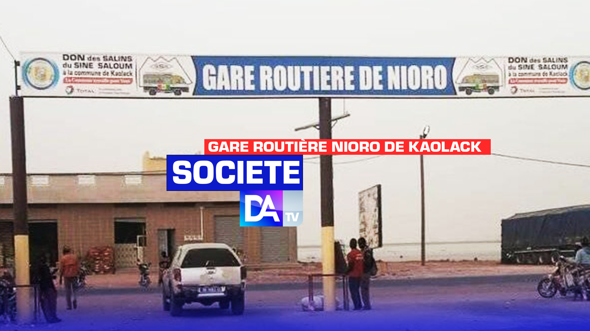 Le torchon brûle à la gare routière Nioro de Kaolack : Des chauffeurs et transporteurs ont décidé ce matin de créer leurs propres bons de sortie...Une dizaine de personnes interpellée par la police.
