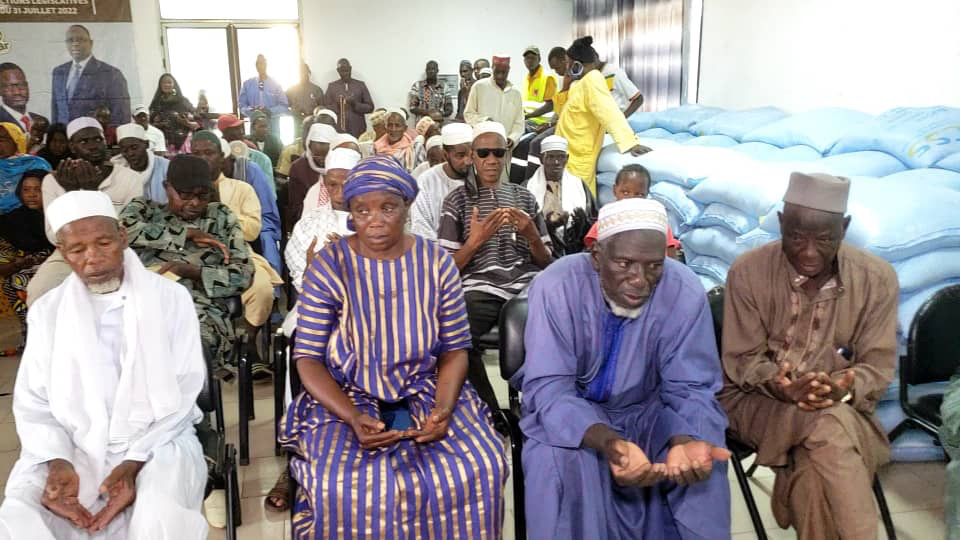 Kédougou/Ramadan 2023 : le maire Ousmane Sylla distribue 25 tonnes de sucre pour assister les populations de la région.