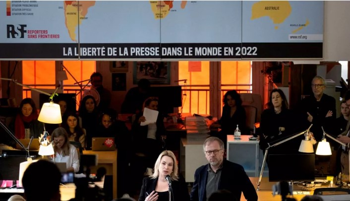 Au Sahel, des journalistes sous la pression des jihadistes et des autorités, dit RSF