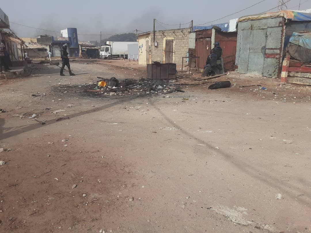 Tension entre pêcheurs de Cayar et Fass Boye : Des pirogues et maisons brûlées, des pêcheurs Guet-Ndarien rentrent en détresse chez eux