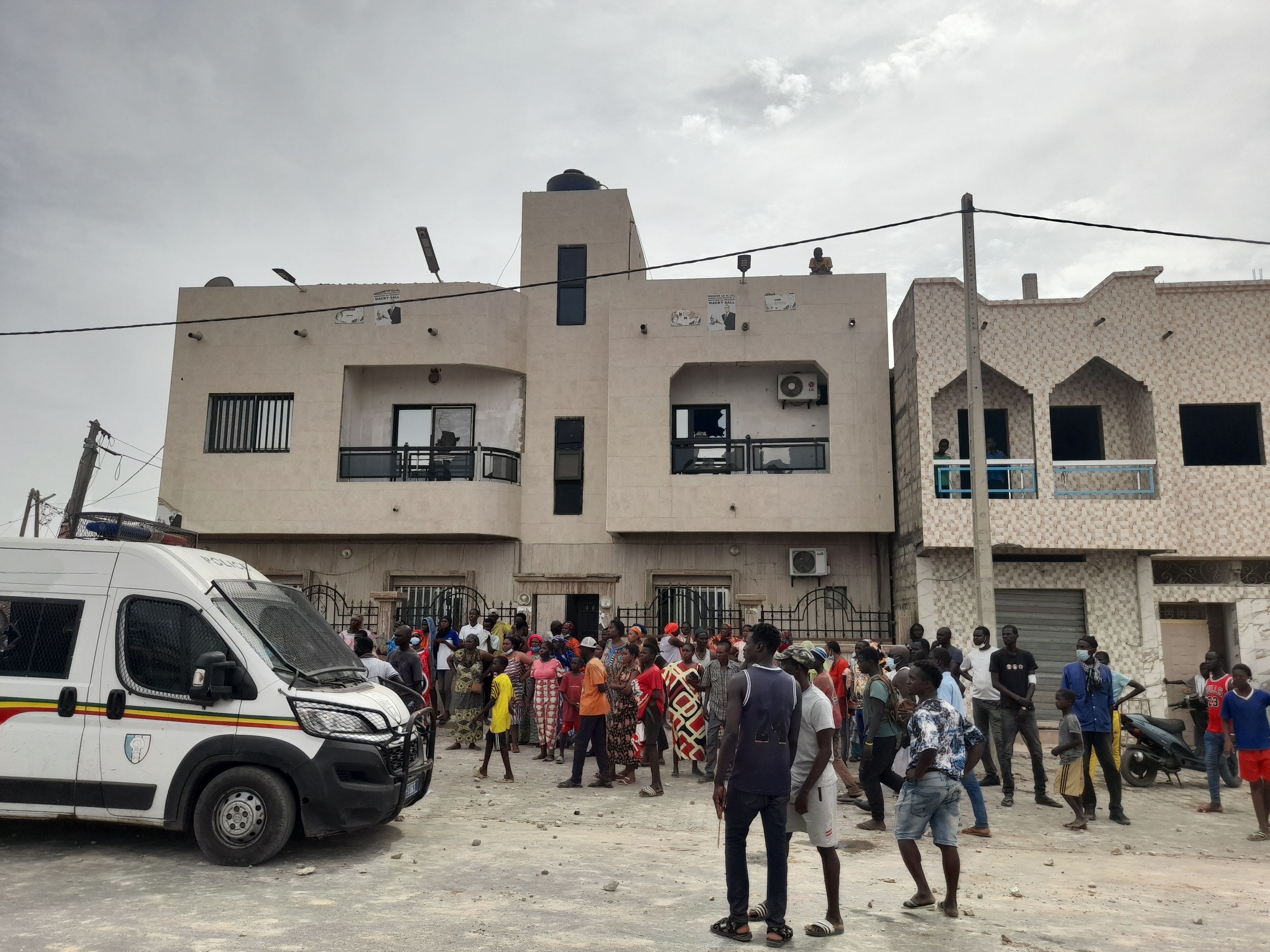 Kaolack : Le domicile de Mariama Sarr attaqué par des manifestants.