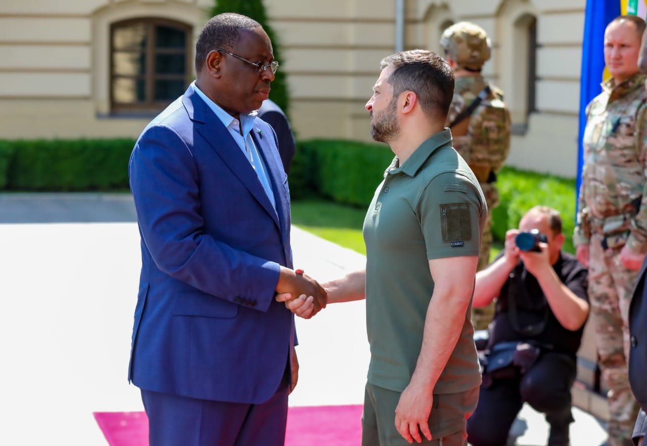 Retour d'une paix durable en Ukraine : le président Macky Sall remercie son homologue Ukrainien Zelensky pour son accueil et réitère la disponibilité du Sénégal.