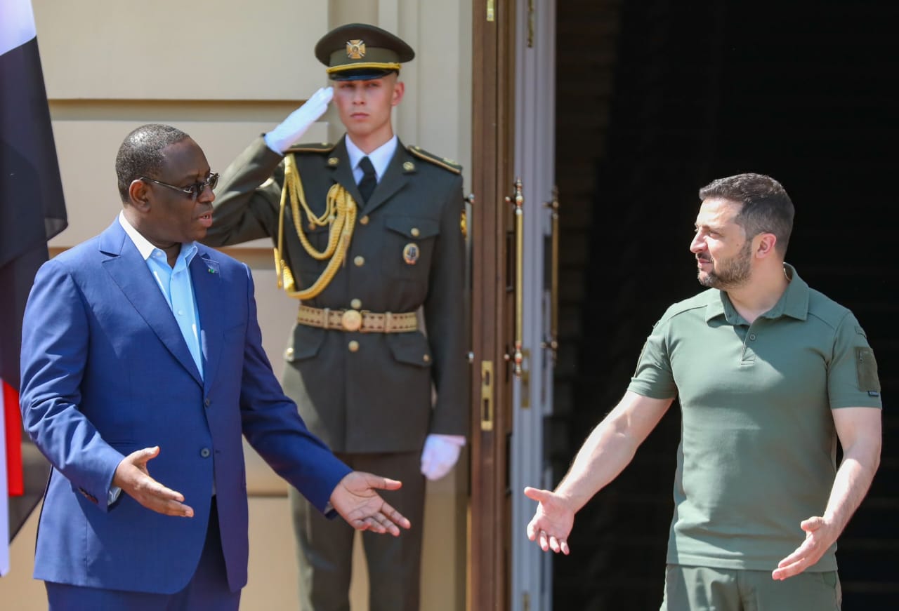 Retour d'une paix durable en Ukraine : le président Macky Sall remercie son homologue Ukrainien Zelensky pour son accueil et réitère la disponibilité du Sénégal.