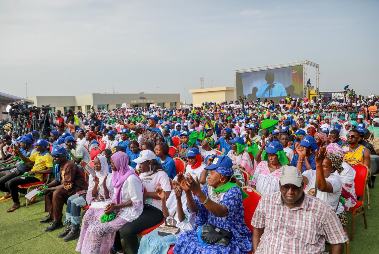 Cérémonie de réception du Terminus de la gare TER-AIBD: " De 15 trains à la première phase..., nous passerons à 22 trains dans la 2e phase...Notre ambition, c’est que le TER aille encore plus loin pour desservir d’autres localités"( Macky Sall)