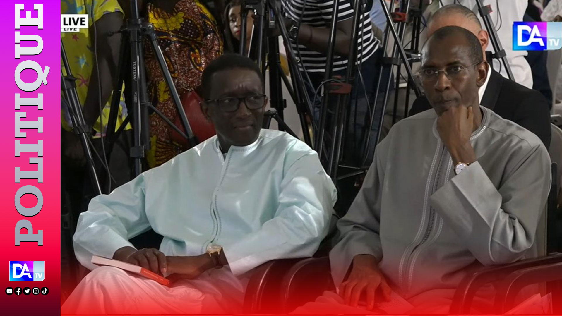 Cérémonie de dédicace du livre de Abdou Mbow: Le PM Amadou Bâ et le président du CESE Abdoulaye Daouda Diallo assis côte à côte
