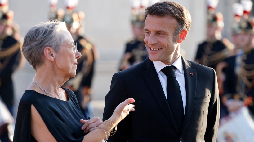 Emmanuel Macron a décidé de maintenir Elisabeth Borne à Matignon (entourage président)
