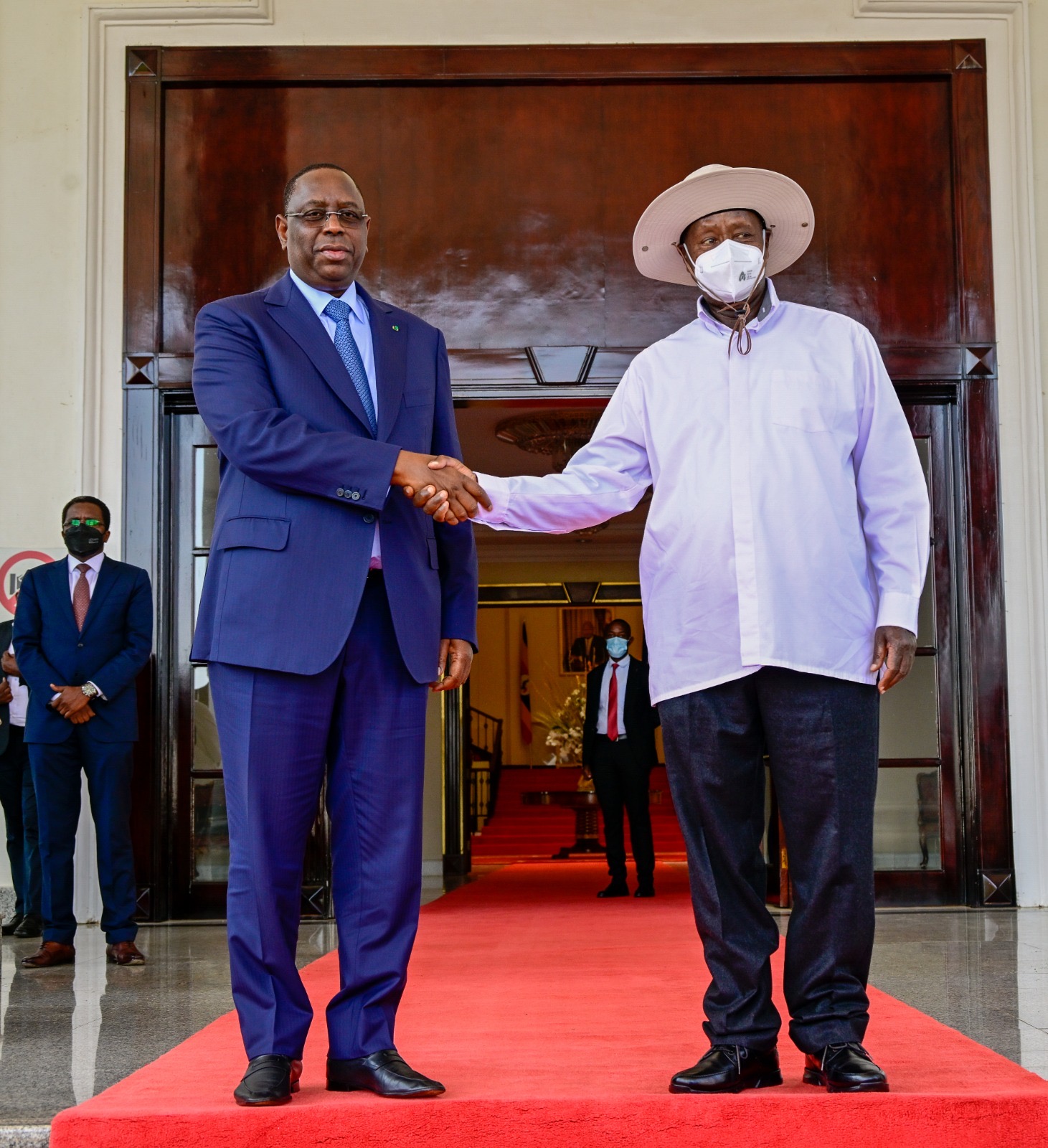 Visite officielle en Ouganda : Le président Macky Sall et son homologue Ougandais réaffirment "leur ferme engagement à renforcer davantage les bonnes relations entre les deux pays."