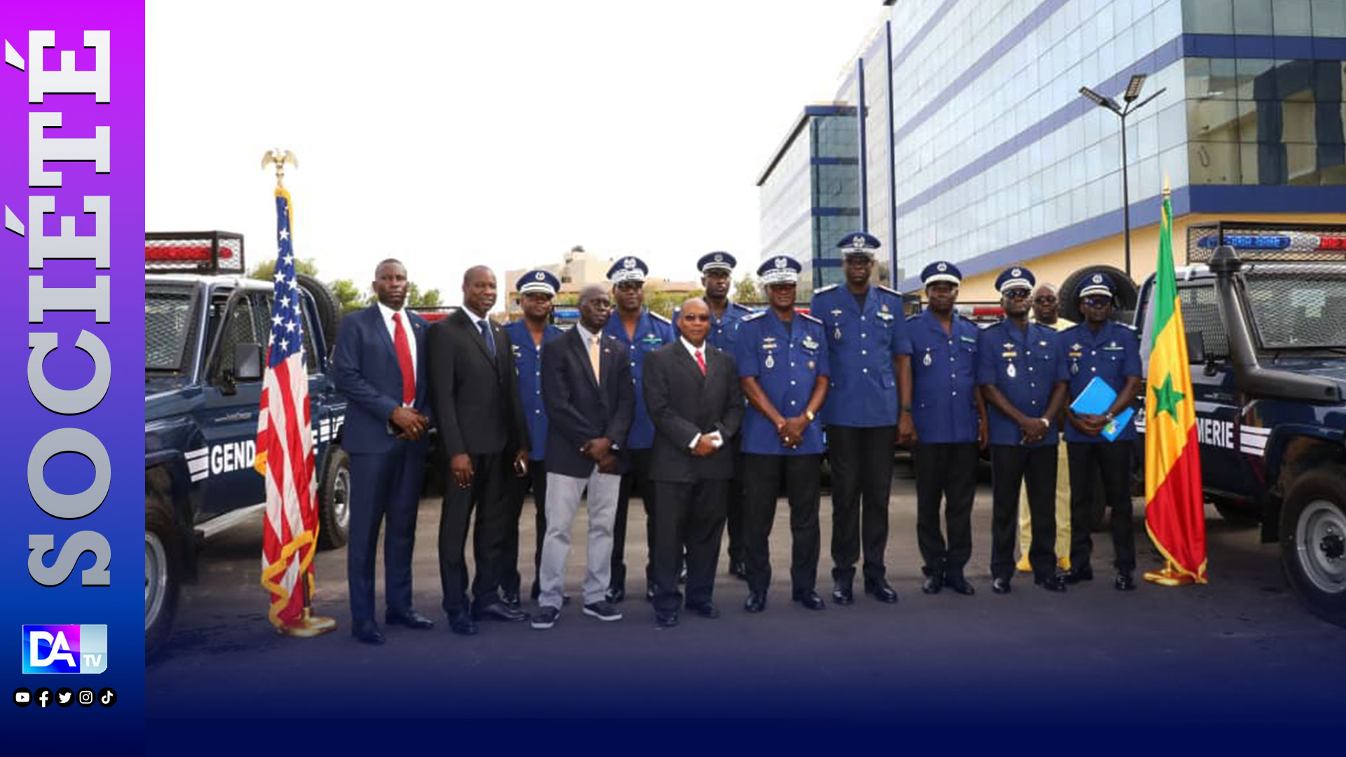 Lutte contre la traite des êtres humains, le trafic de drogue et la menace de l'extrémisme: Les États-Unis font don de 26 véhicules tout-terrain ultramodernes au Sénégal