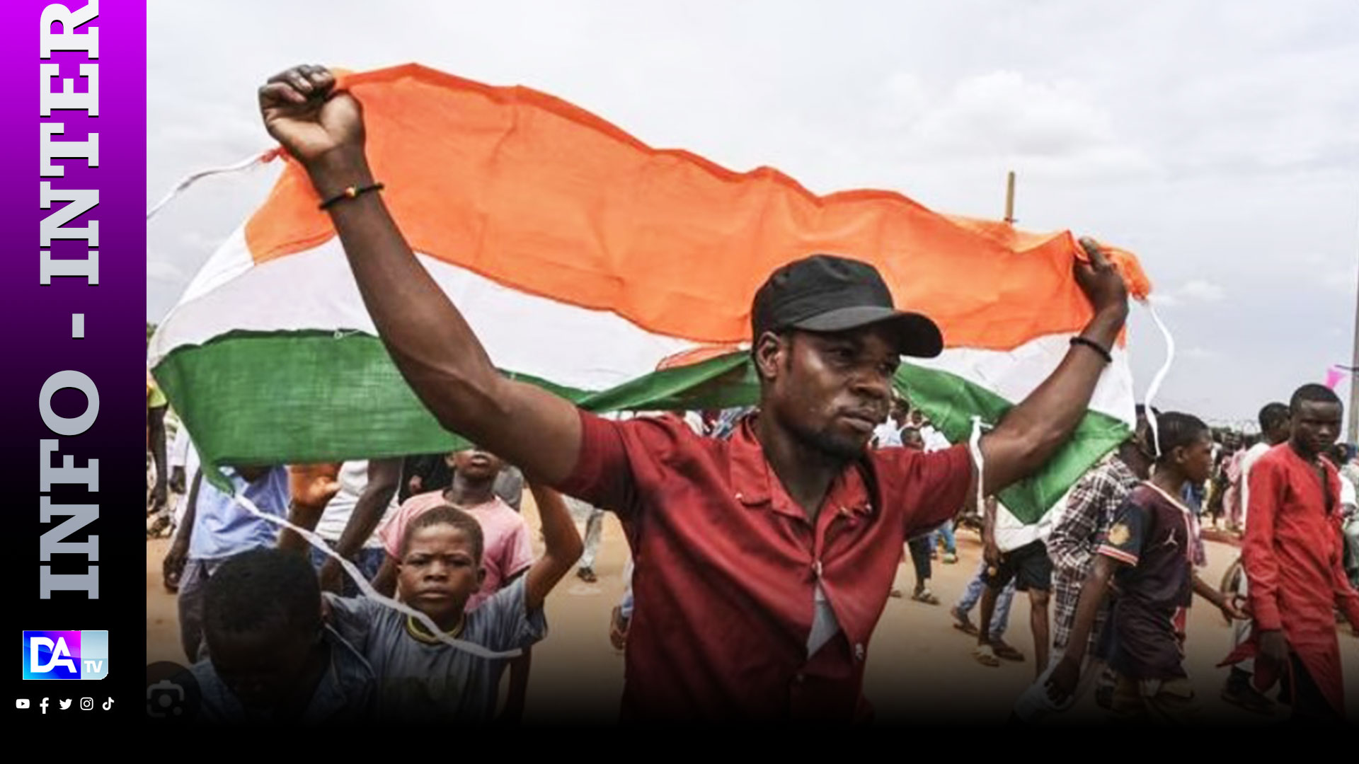 Niger : manifestation pro-militaires près de la base française, report d'une réunion de la Cedeao