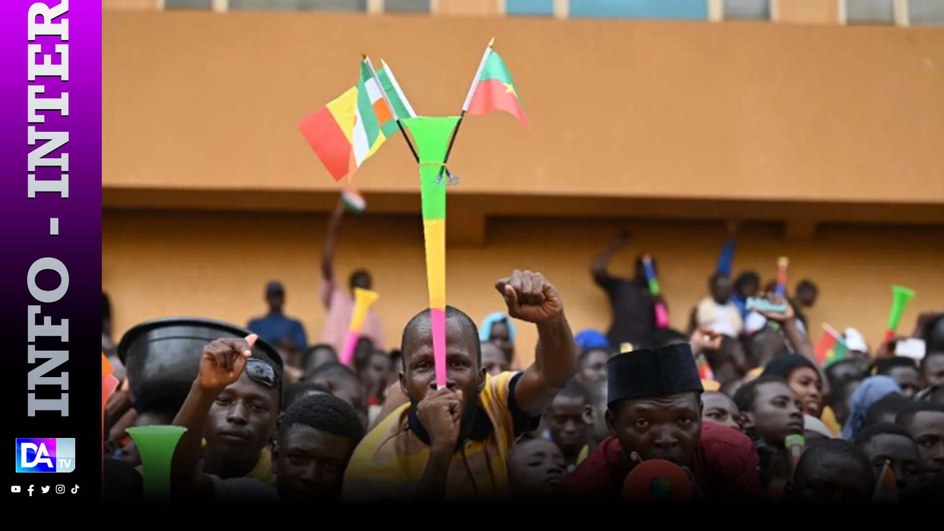 Niger: le régime militaire souffle le chaud et le froid