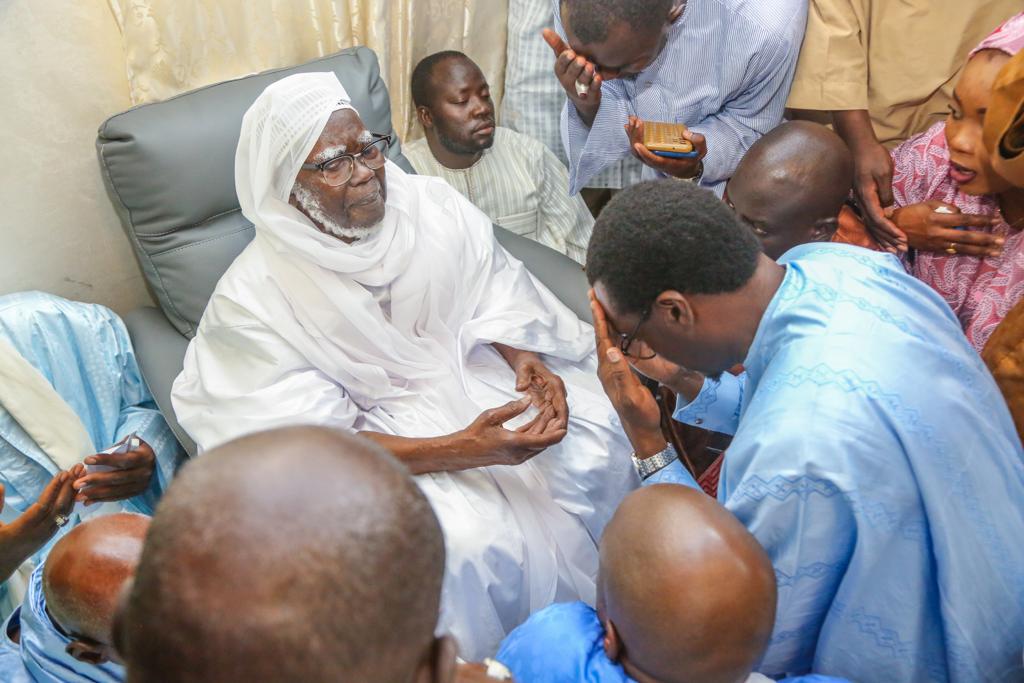 Visite à Touba : Le Khalife général des mourides a prié pour Mamadou Kassé de la SICAP SA