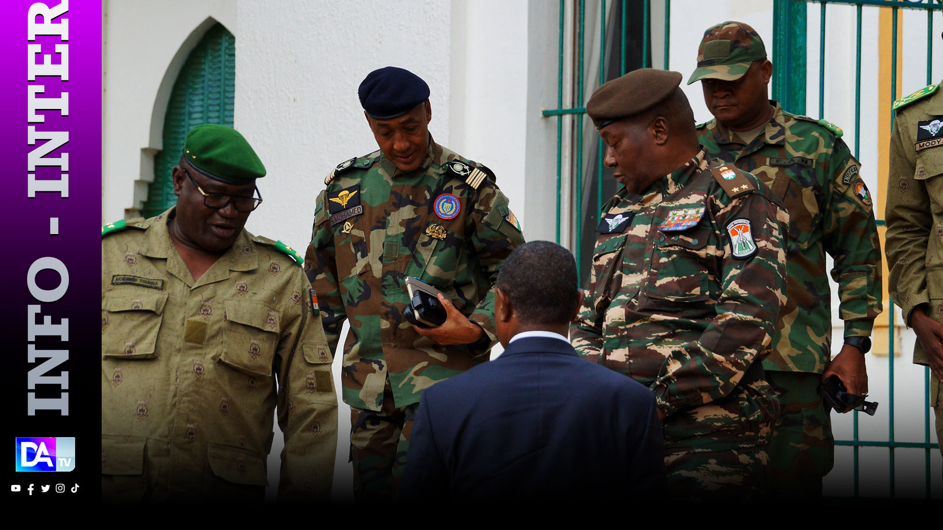 Niger: des périodes de transition évoquées, la France toujours dans le viseur des militaires