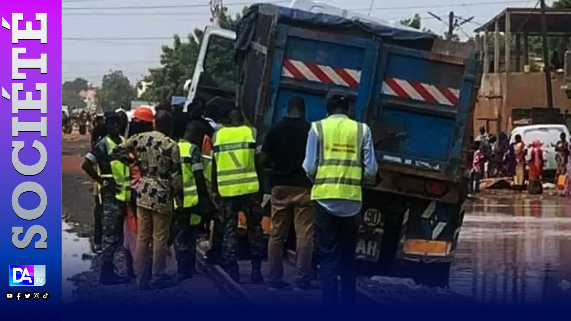 Acte d'incivisme Darou Marnane (Touba) : Un camion tombe en panne sur les rails...Un accident sans précédent évité de justesse