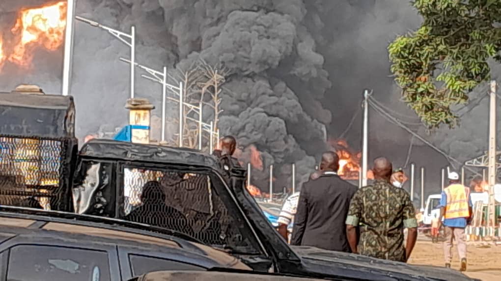 Guinée: la solidarité s'organise après l'incendie meurtrier à Conakry