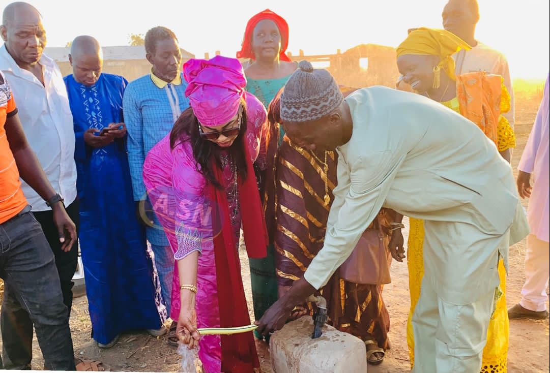 Missirah Wadène: Fanta Sall offre 3 mini-forages aux populations de Taïba Thialène et décroche leur " Oui" en faveur de Amadou Bâ