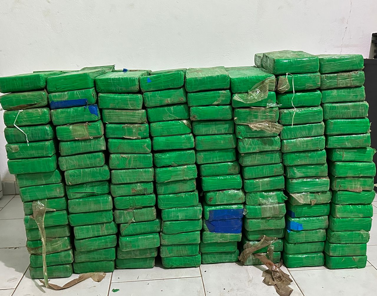 Nouvelle saisie de cocaïne à Koumpentoum: 228 plaquettes de cocaïne découvertes dans un camion d'une contrevaleur de plus de 21 milliards  Fcfa