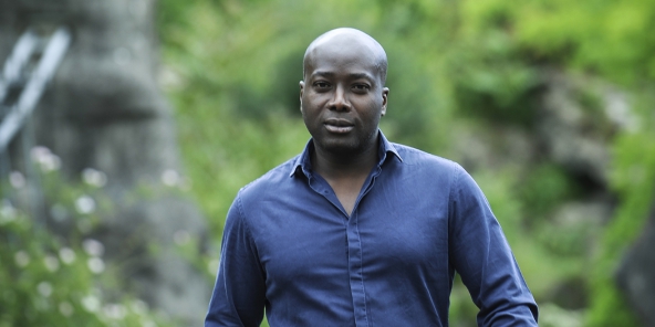 Joachim Lawson-Body alias Joachim Kessef : 22 ans de carrière, plus de 2 000 films tournés et quelque 5 000 actrices pénétrées. Portrait de l'étalon togolais du porno. (Jeune Afrique)