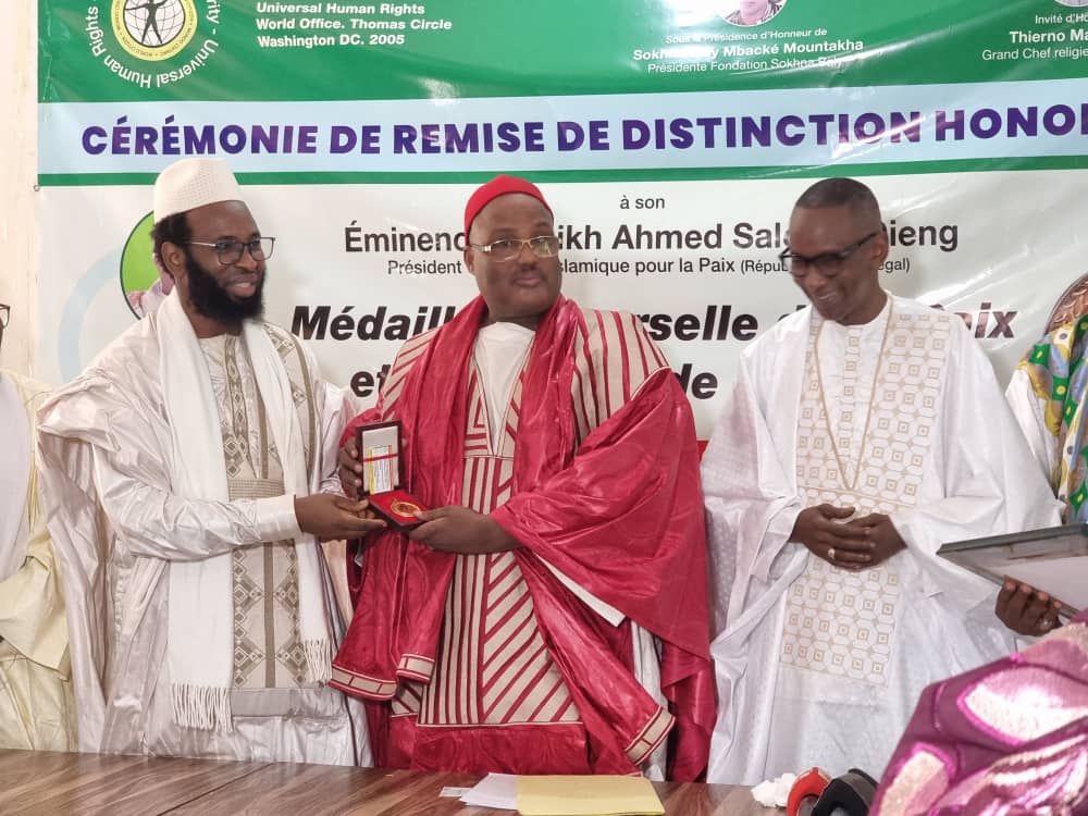 Thiès/ Remise de distinction honorifique: Cheikh Ahmed Saloum reçoit la Médaille Universelle de la Paix et des Droits de l'Homme