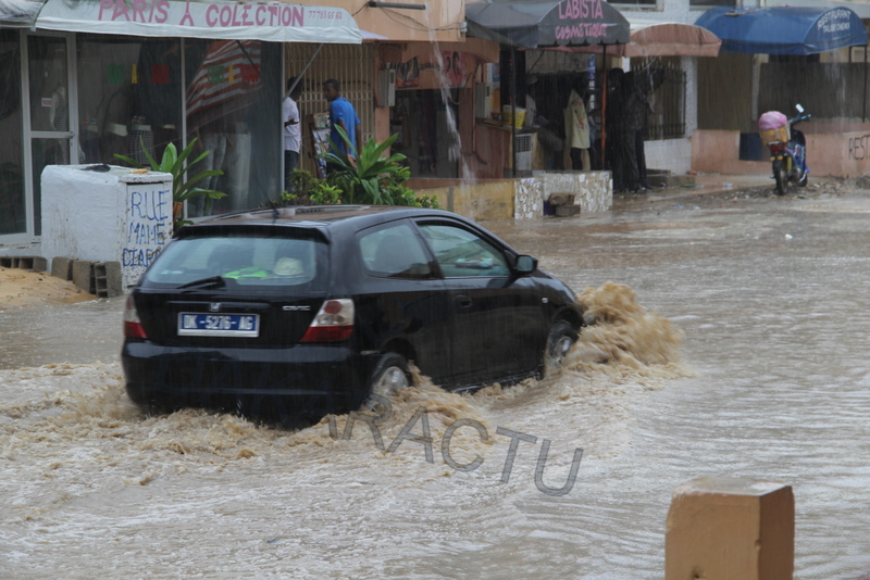 OUEST-FOIRE : Le quartier déjà envahi par les pluies de ce matin